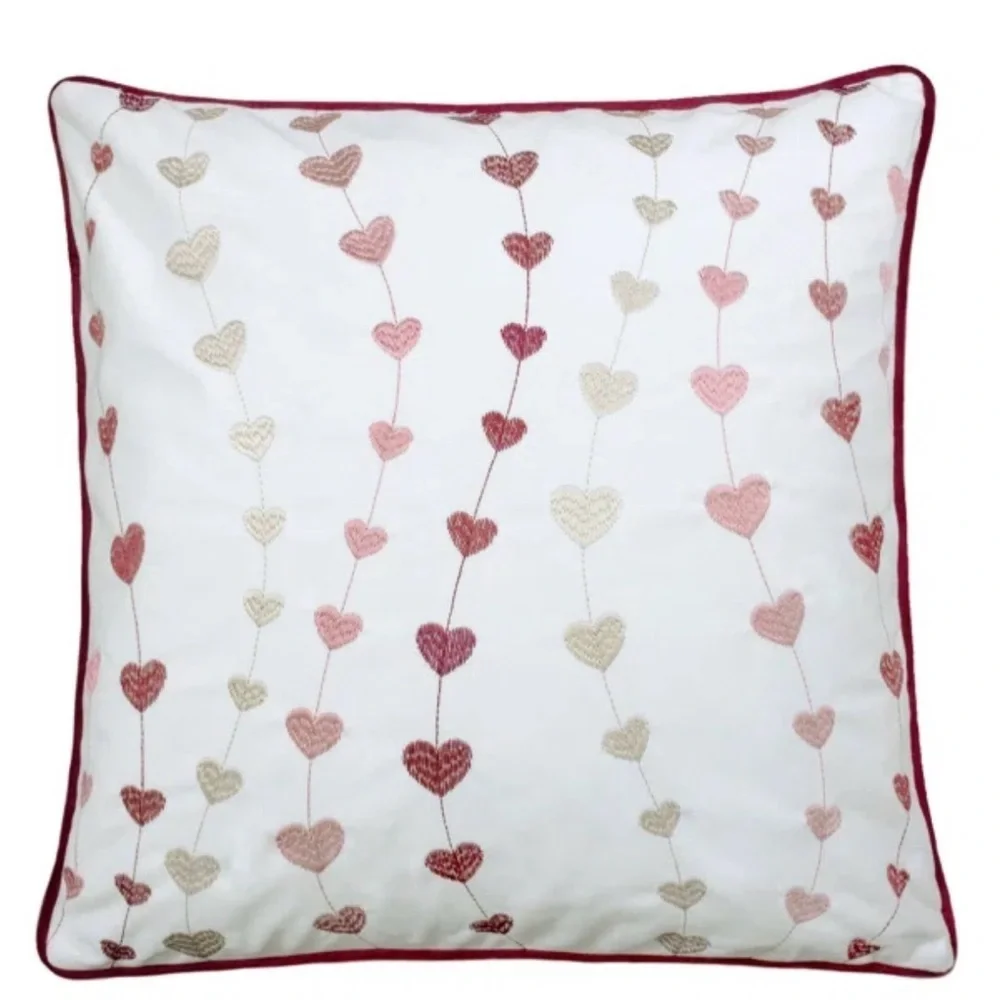 NWOT Duplantis Embroidery White/Pink Heart Patterned Valentine’s Day Pillow ❤️